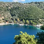 Alex - Luxury With Private Pool, Seaviews, Closeby Meganisi