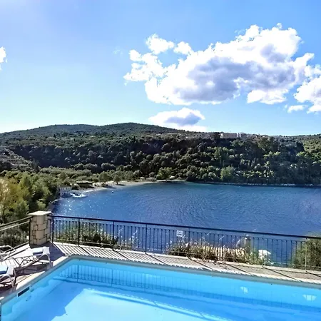 Alex Meganisi - Luxury With Private Pool, Seaviews, Closeby Villa *