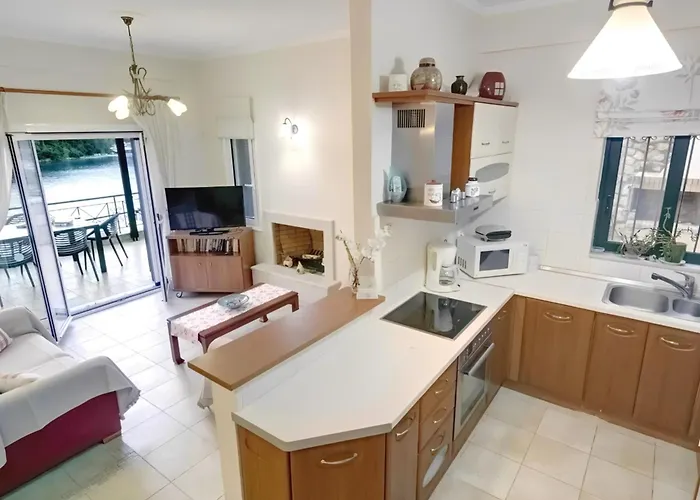 Villa Alex - Luxury With Private Pool, Seaviews, Closeby Meganisi